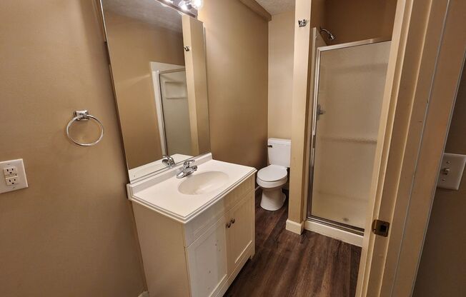 Studio, 1 bath, $695, Unit 4