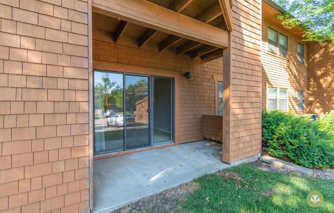 1 bed, 1 bath, 876 sqft, $1,195, Unit V-137