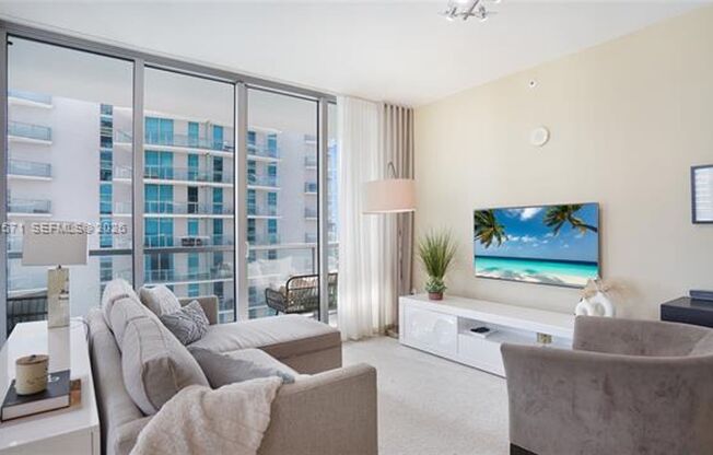 2 beds, 2 baths, $4,400, Unit # 3220 N