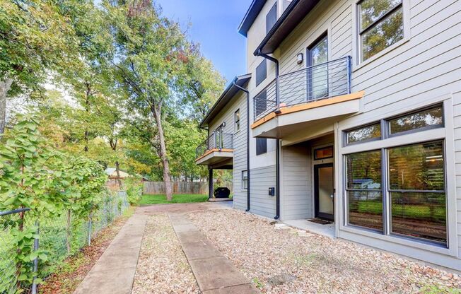 602 W North Loop Blvd