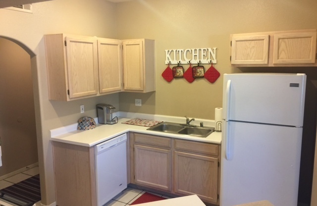 2 beds, 2 baths, $1,395, Unit #1033