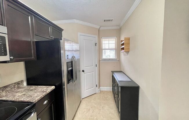 Large Town Home with Garage