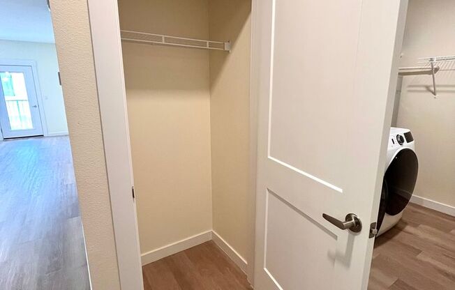 1 bed, 1 bath, 800 sqft, $1,600, Unit C208