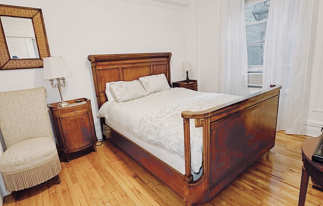 203 W 81 ST