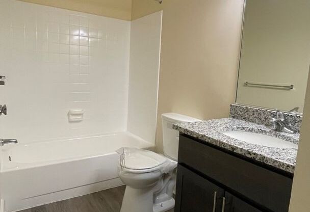 3 beds, 2 baths, 1,152 sqft, $2,300, Unit 14201 304