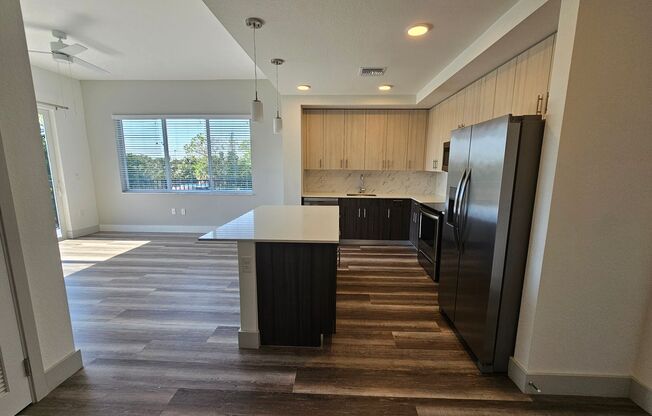 2 beds, 2 baths, 1,063 sqft, $2,355, Unit 420-2211