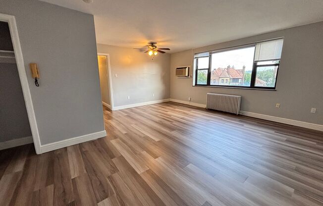 2 beds, 1 bath, 800 sqft, $1,840, Unit 6224 Fifth Ave. #111H