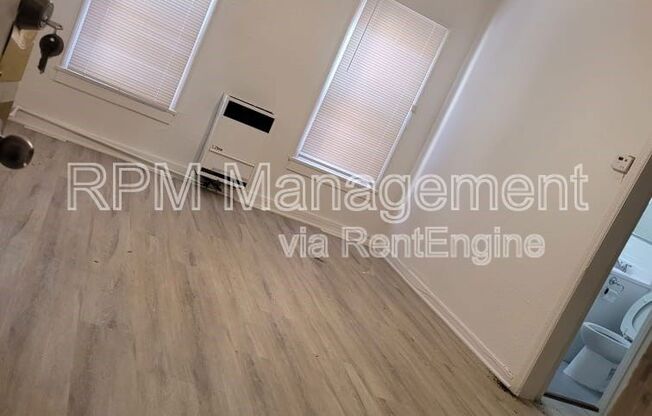 1117 S NORTON AVE