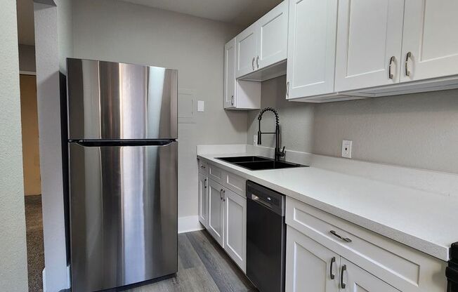 1 bed, 1 bath, 465 sqft, $1,300, Unit 411