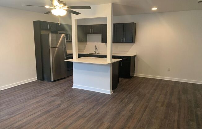 1 bed, 1 bath, 655 sqft, $1,285, Unit 111
