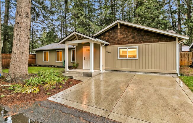 Beautiful Kitchen and Large back yard in a quiet Covington Neighborhood