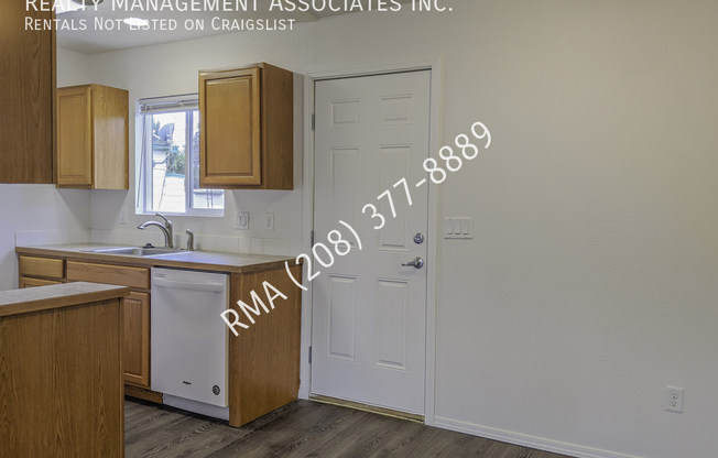 1927 N 32 ST
