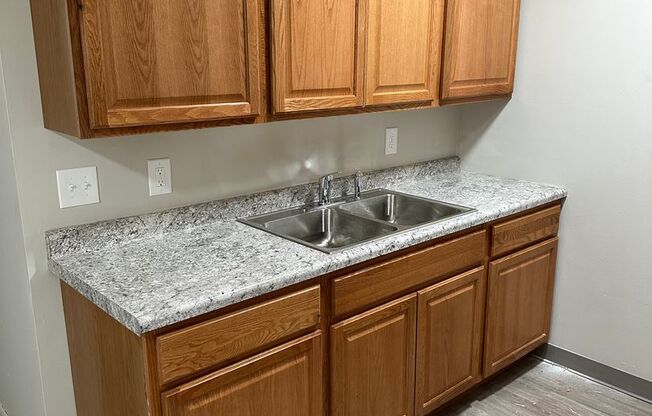 1 bed, 1 bath, 540 sqft, $675, Unit 17