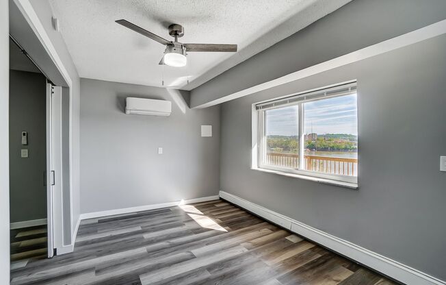 1 bed, 1 bath, 465 sqft, $1,395, Unit 100