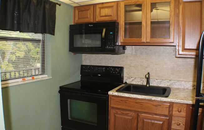 2 beds, 2 baths, $1,295, Unit 215c