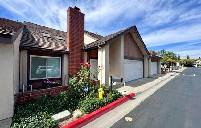 Large 3 bedroom home located in Placentia for LEASE!