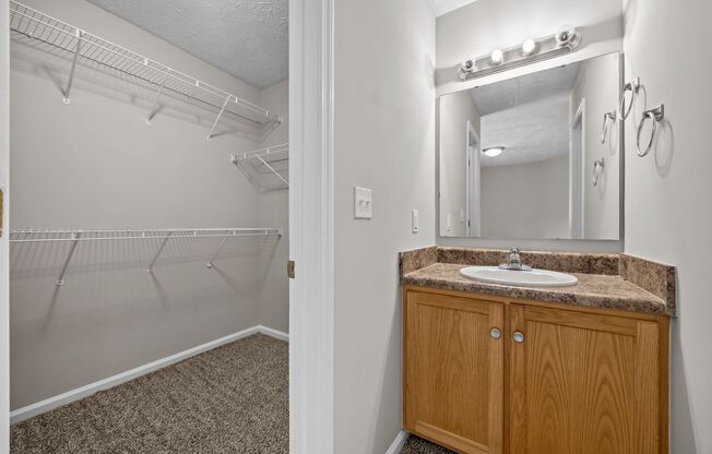 2 beds, 2 baths, 1,000 sqft, $1,147, Unit 421C