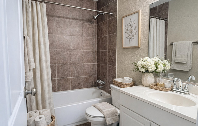 2 beds, 1.5 baths, 1,155 sqft, $1,300, Unit 9321T