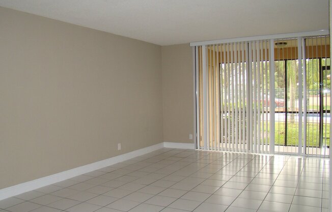 $ LOWEST PRICED 2/2 IN CORAL SPRINGS $ LOW MOVE IN COSTS