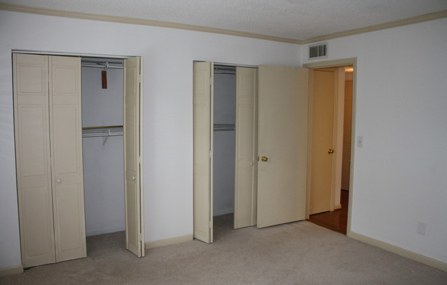 2 beds, 2 baths, $1,900, Unit #90