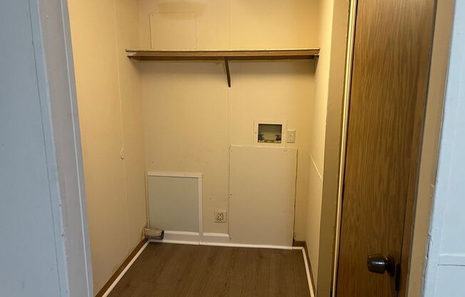 3 beds, 2 baths, $1,050, Unit Lot 4