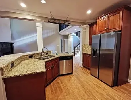 2411 MAGNOLIA SPG CT NE