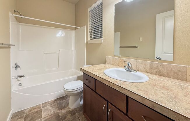 2 beds, 2 baths, 1,090 sqft, $1,600, Unit 523-05