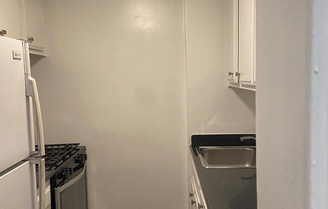 77 E 12 ST