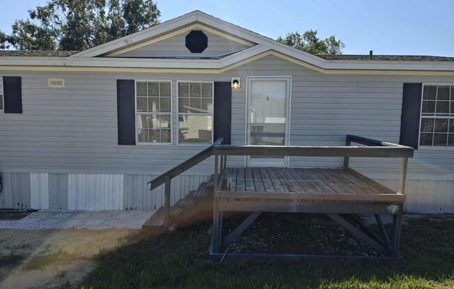 3 bed / 2 bath Winter Haven rental NOW available