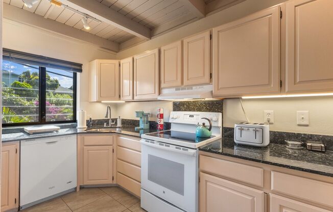 Ocean & Diamond Head Views – Kahala Gem