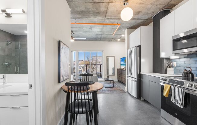 Studio, 1 bath, 398 sqft, $1,150, Unit 203