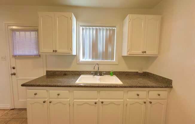 1 bed, 1 bath, 648 sqft, $1,895, Unit I