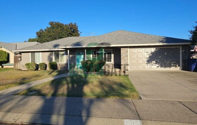 Price reduced! Beautiful 3 BEDROOM 2 BATH HOME IN MODESTO!! MOVE IN READY!