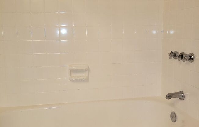 2 beds, 2 baths, 1,000 sqft, $2,250, Unit 14203 #201