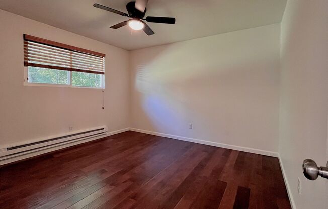 3 beds, 1 bath, $2,475