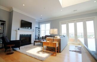 2 beds, 2 baths, 1,043 sqft, $5,495, Unit 703