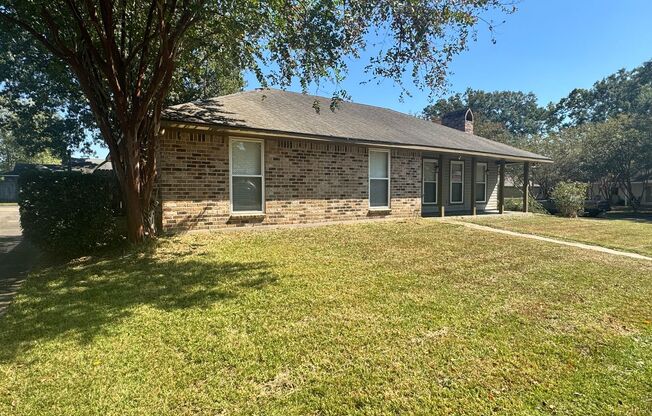 3 bedroom, 2 bathroom home located in Baton Rouge, LA.