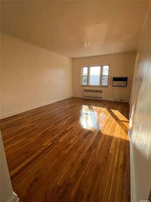 2 beds, 1 bath, $2,800, Unit 3