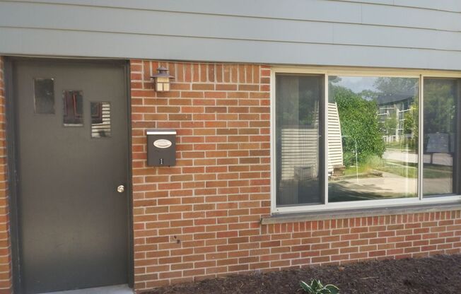 1 bed, 1 bath, 600 sqft, $1,250, Unit 1