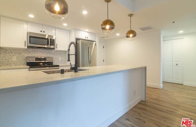 2 beds, 2 baths, 1,193 sqft, $3,250, Unit 1011