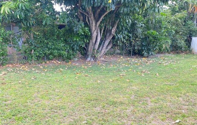 740 NE 179TH TER MIAMI, FL 33162