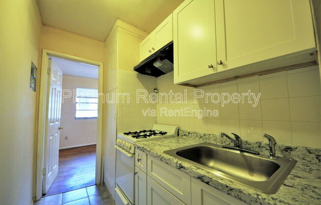 1 bed, 1 bath, 550 sqft, $1,000, Unit 6