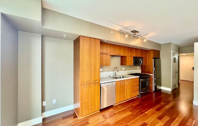 1 bed, 1 bath, $1,995