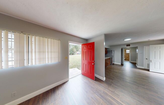 3BR/1BA HOUSE - Riverview Area  **FIRST MONTH WAIVED**