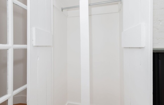 340 W 17 ST