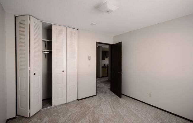 2 beds, 1 bath, $995, Unit 307