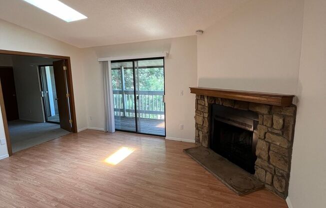 3 Bed 2 Bath Updated Unit in Robinwood