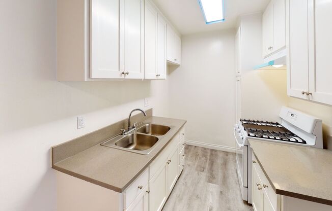 1 bed, 1 bath, 600 sqft, $1,725, Unit 26