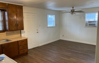 1 bed, 1 bath, $895