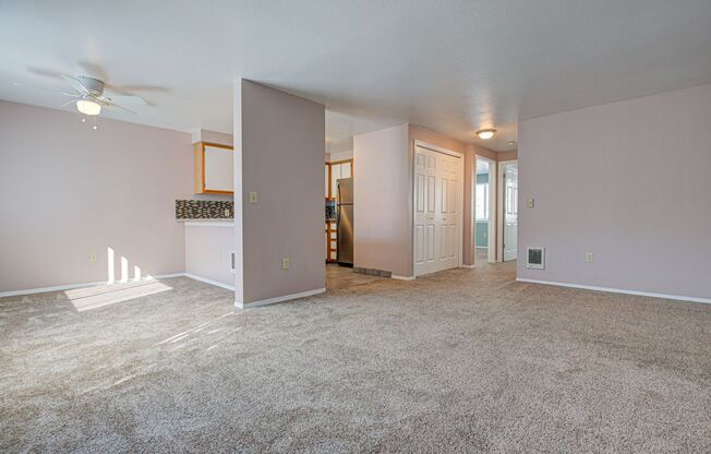 2 beds, 1 bath, 838 sqft, $1,350, Unit 237-53